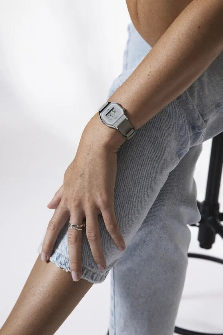Casio Дигитален часовник с кожена каишка - Pepit.bg