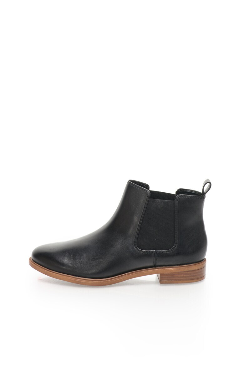 Clarks Черни боти тип Chelsea - Pepit.bg
