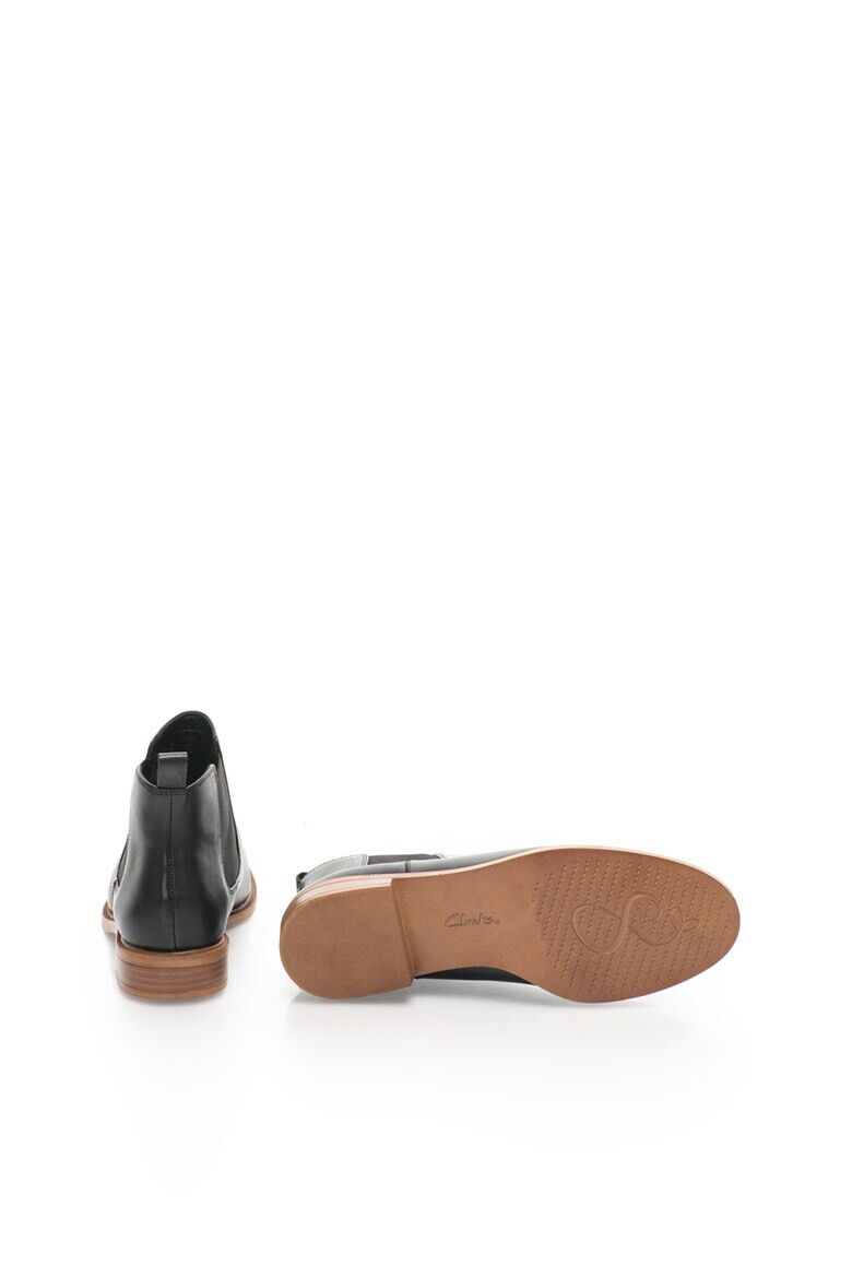 Clarks Черни боти тип Chelsea - Pepit.bg