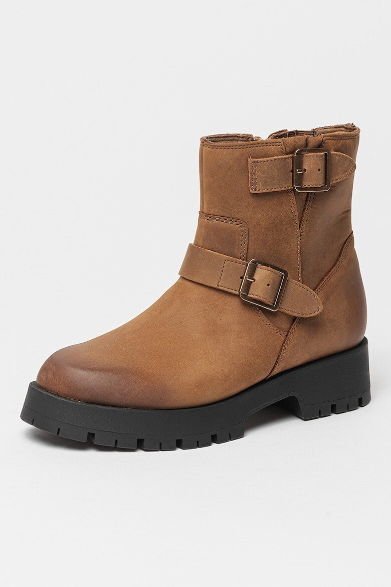 Clarks Кожени боти Ledwick Haley - Pepit.bg