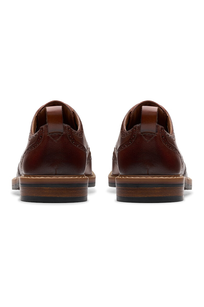 Clarks Кожени обувки Aldwin Limit тип Brogue - Pepit.bg