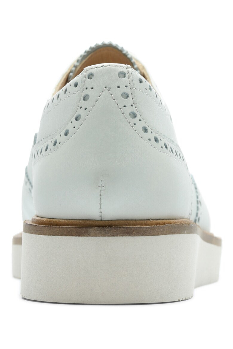 Clarks Кожени обувки Baille Brogue - Pepit.bg