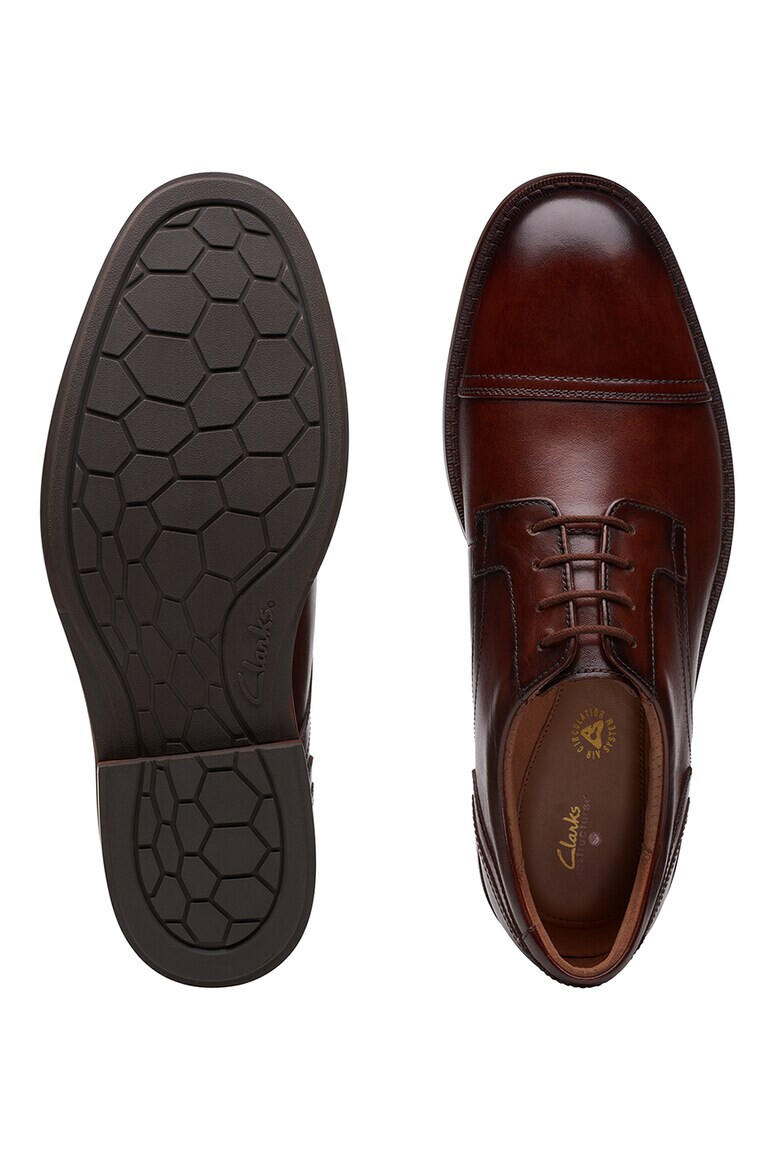 Clarks Кожени обувки Derby - Pepit.bg