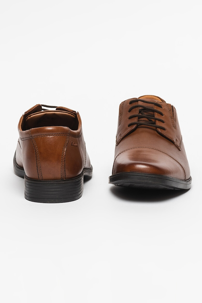 Clarks Кожени обувки Tilden Cap тип Derby - Кафяв - Pepit.bg