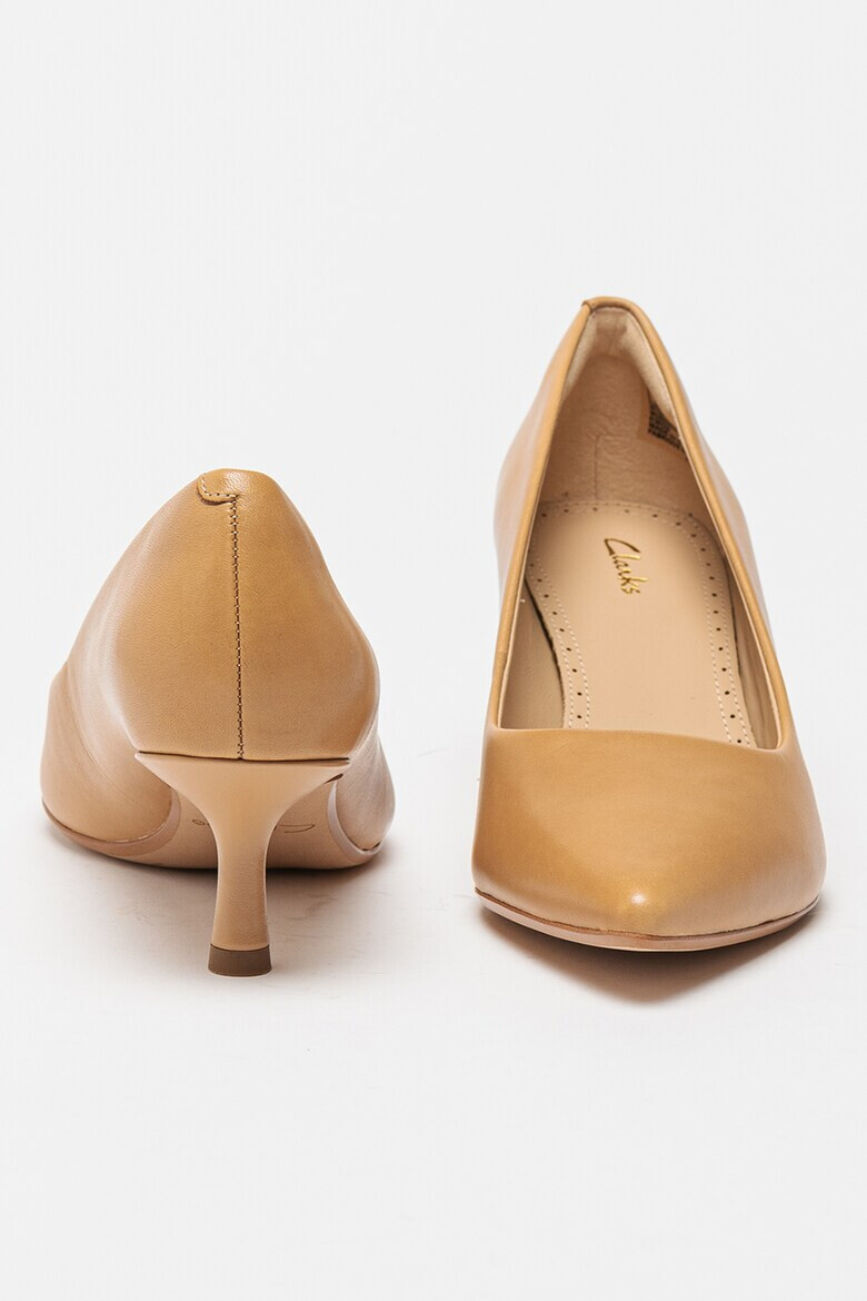 Clarks Кожени обувки Violette55 с остър връх - Pepit.bg