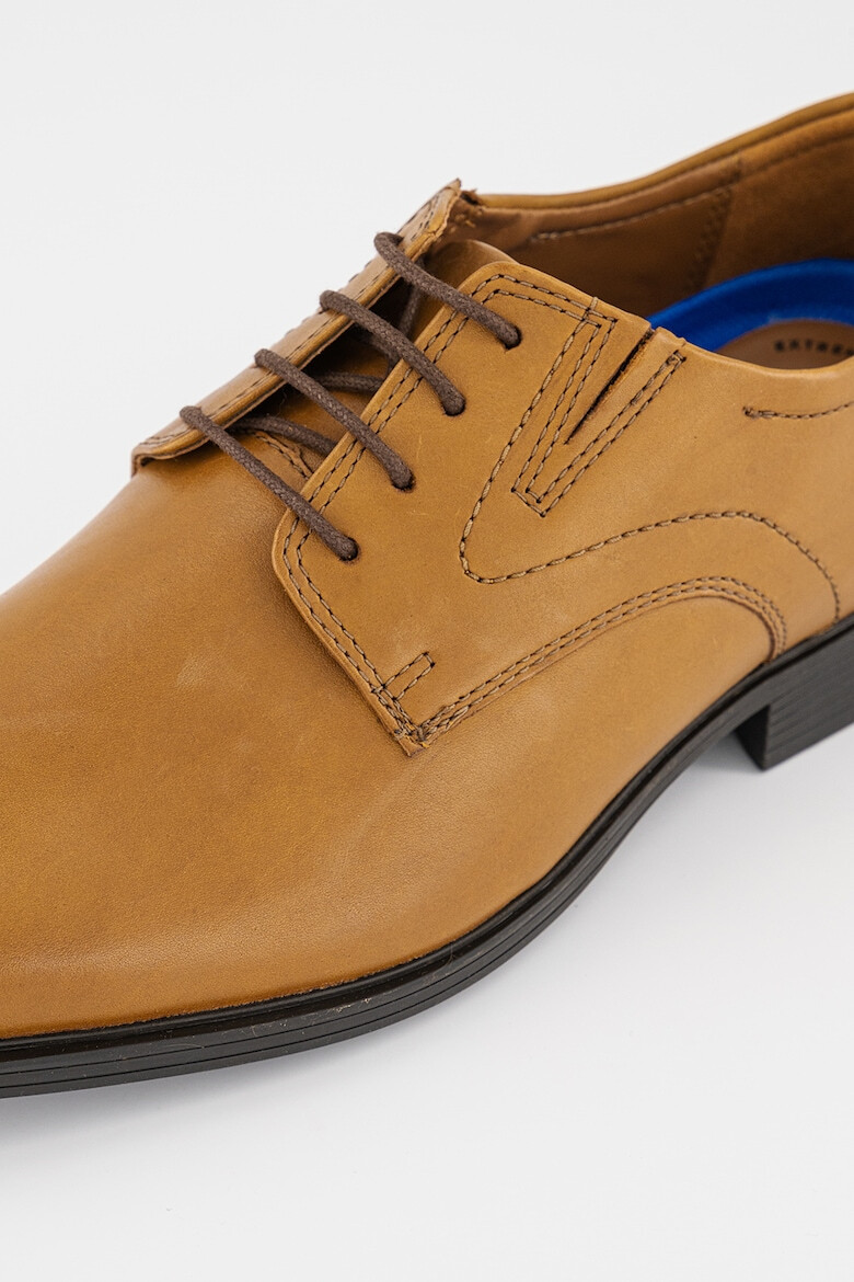 Clarks Кожени обувки Whiddon Brogue - Карамел - Pepit.bg