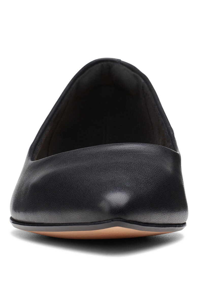 Clarks Кожени пантофки Laina с остър връх - Pepit.bg