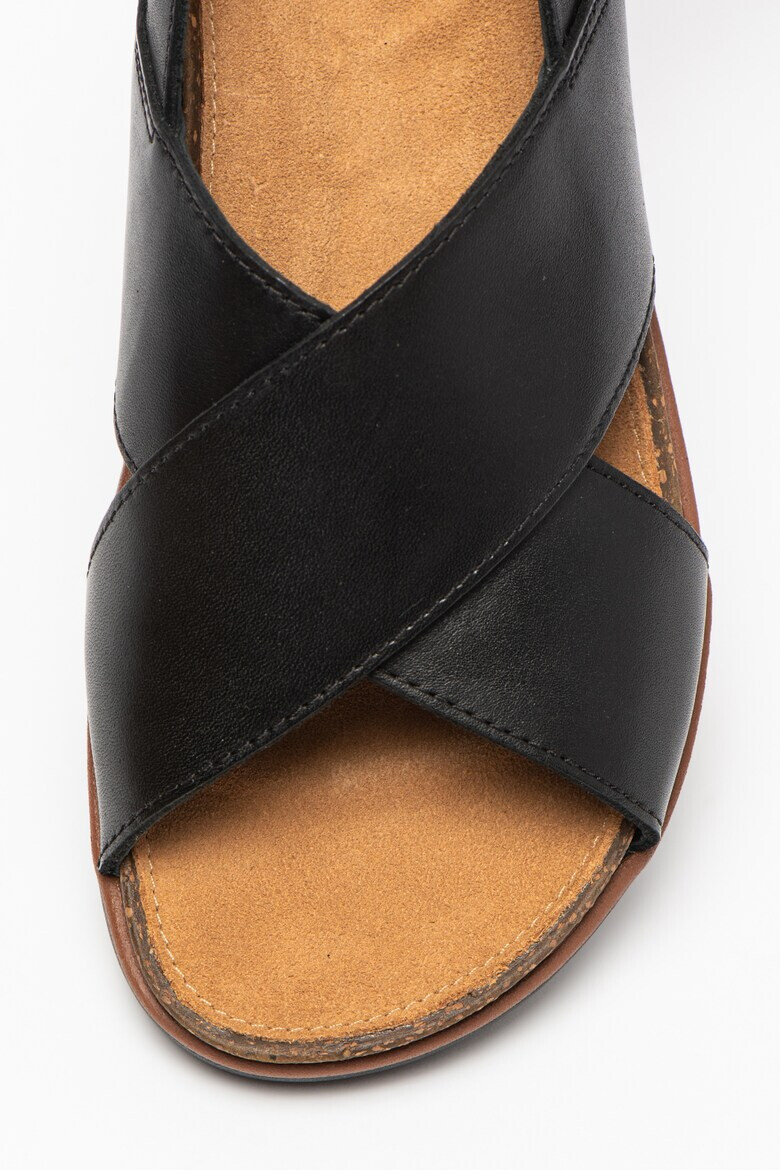 Clarks Кожени сандали Elayne Cross с равна платформа - Pepit.bg
