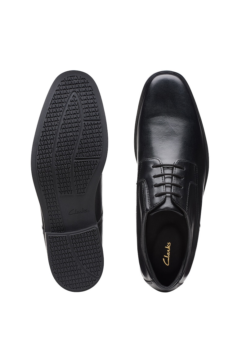 Clarks Обувки Howard Walk тип Derby - Pepit.bg