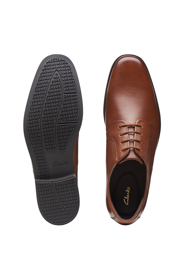 Clarks Обувки Derby Howard Walk - Канелено кафяво - Pepit.bg
