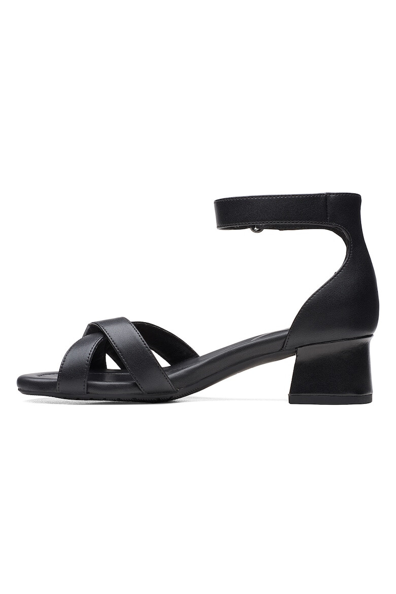 Clarks Сандали Desirae с масивен ток - Pepit.bg