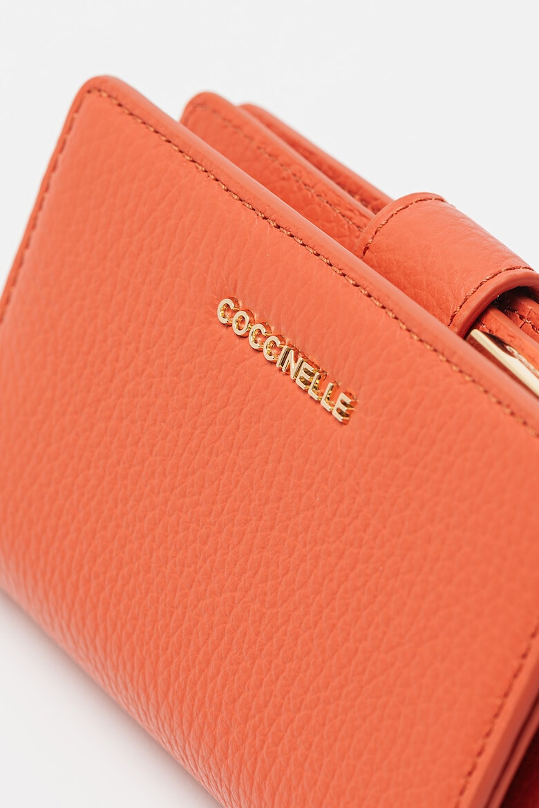 COCCINELLE Кожен портфейл Metallic Soft с релеф - Pepit.bg