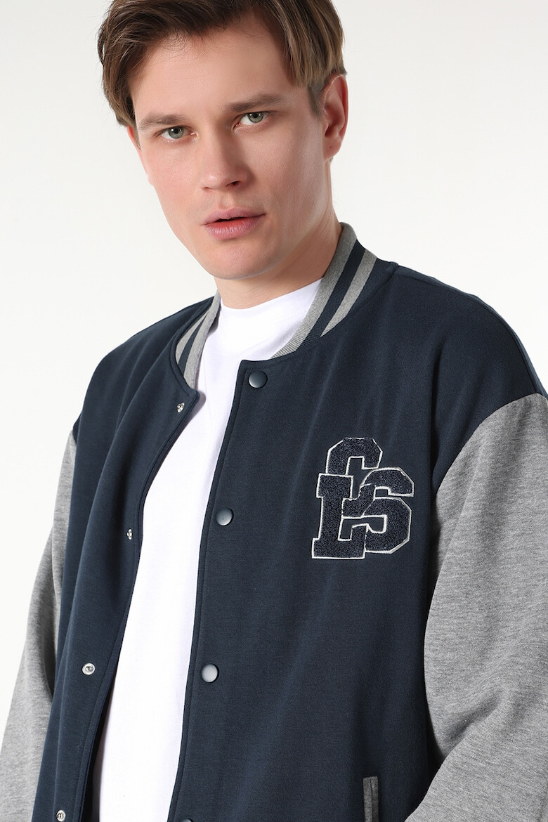COLINS Яке Varsity с капси - Pepit.bg
