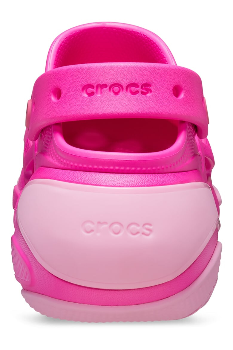 Crocs Полускосен крокс с каишка на петата и контрастна подметка - Pepit.bg