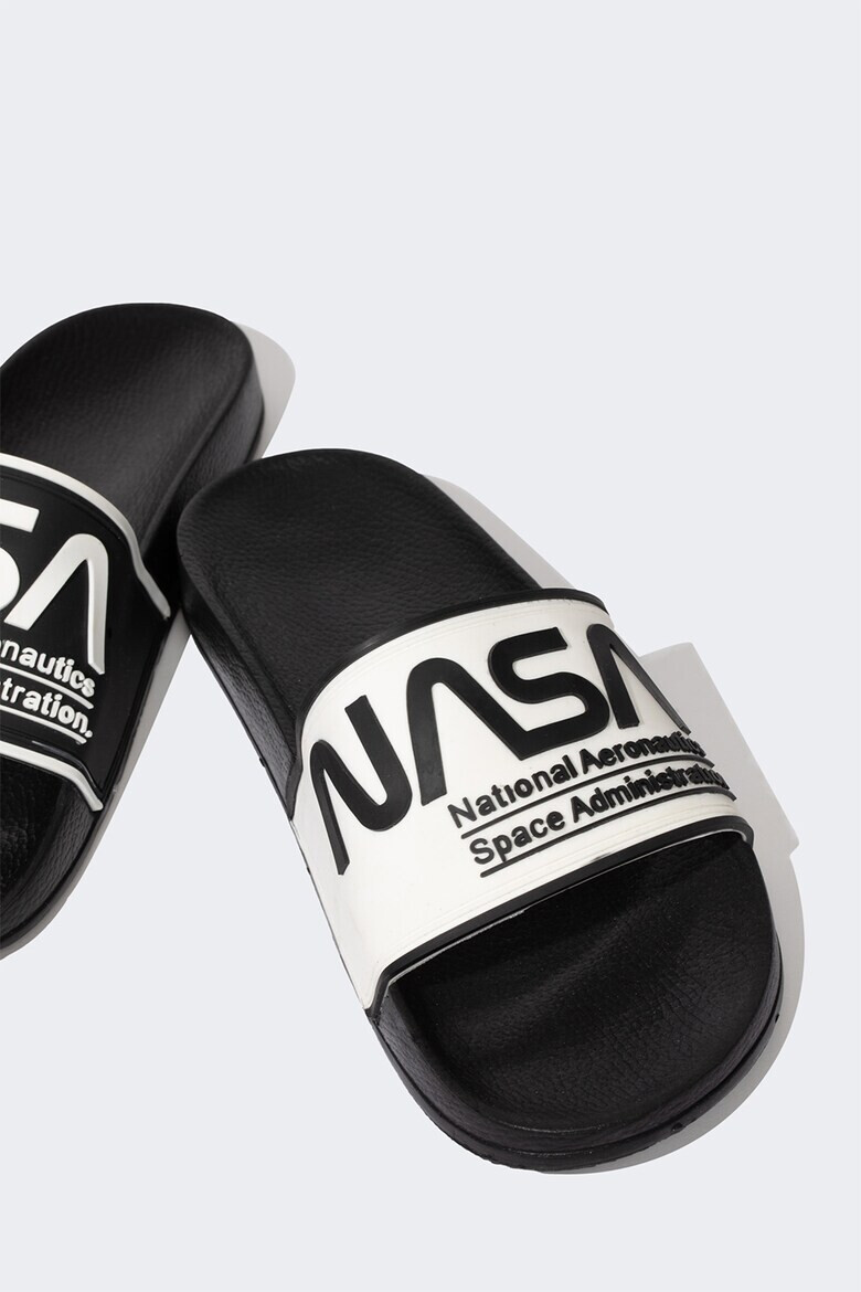 DeFacto Чехли с надпис - Pepit.bg