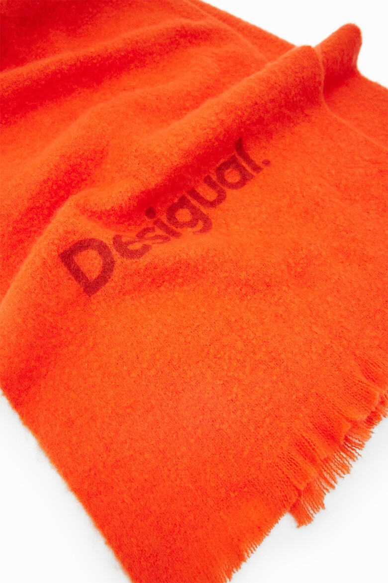 DESIGUAL Едноцветен шал с лого - Pepit.bg
