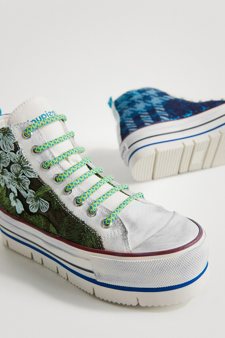 DESIGUAL Кецове с равна платформа и бродерии - Pepit.bg