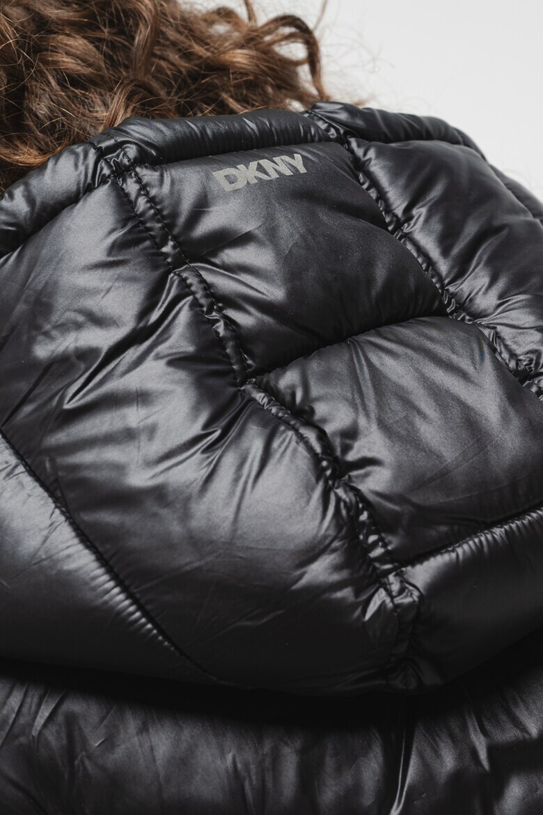 DKNY Капитониран елек с качулка - Pepit.bg