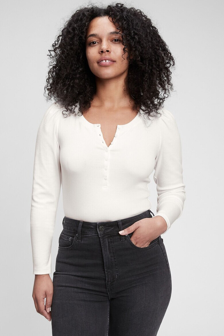 GAP Блуза с модал с деколте Henley - Pepit.bg