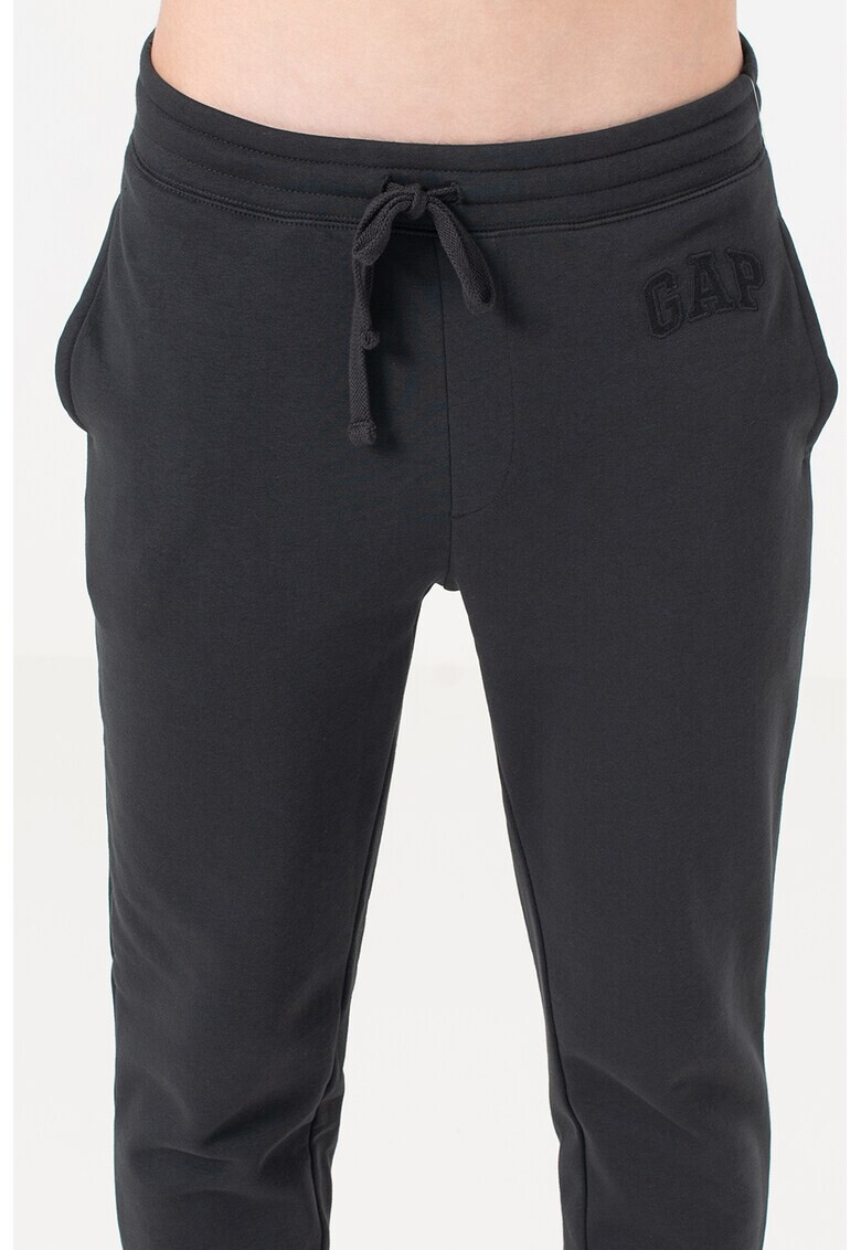 GAP Спортен екип с лого - Pepit.bg