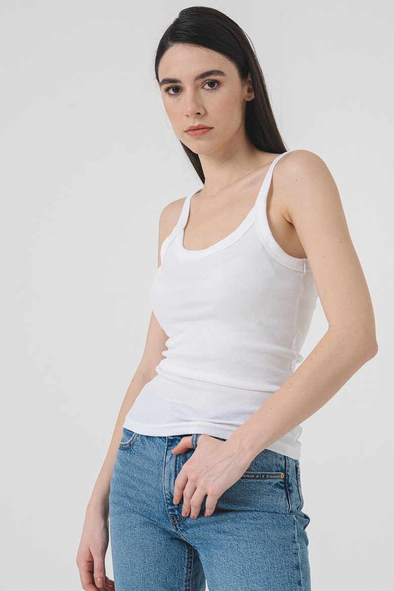 Gina Tricot Топ с овално деколте - Pepit.bg