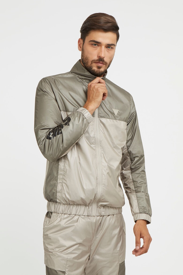 GUESS Фитнес яке с висока яка - Pepit.bg