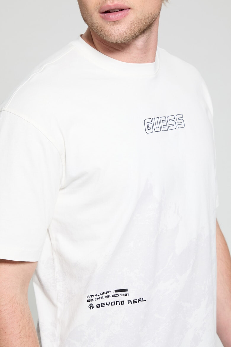 GUESS Фитнес тениска с шарка - Pepit.bg