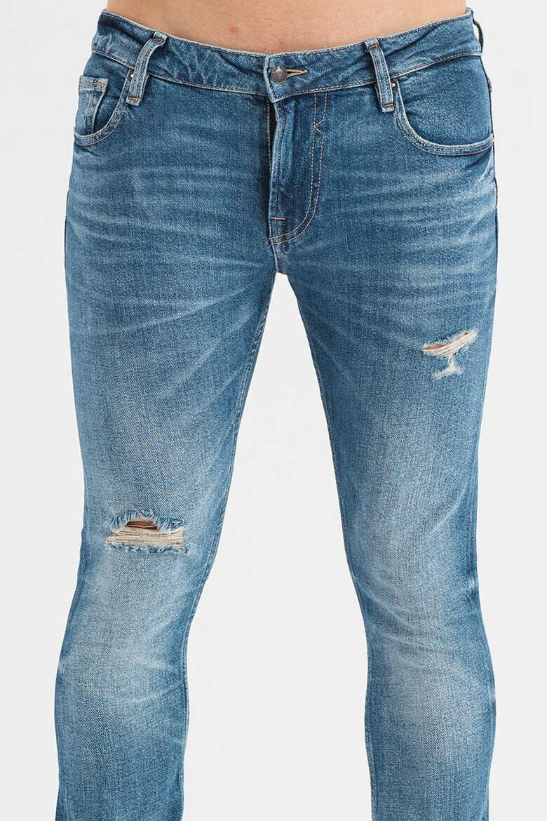 GUESS JEANS Дънки Miami по тялото със захабен ефект - Pepit.bg