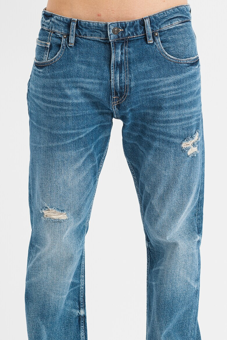 GUESS JEANS Дънки Rodeo с протрити зони - Pepit.bg