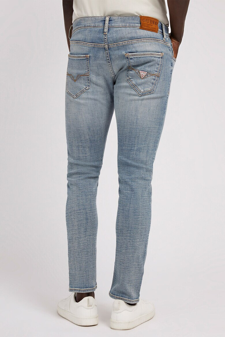 GUESS JEANS Дънки със захабен ефект - Pepit.bg