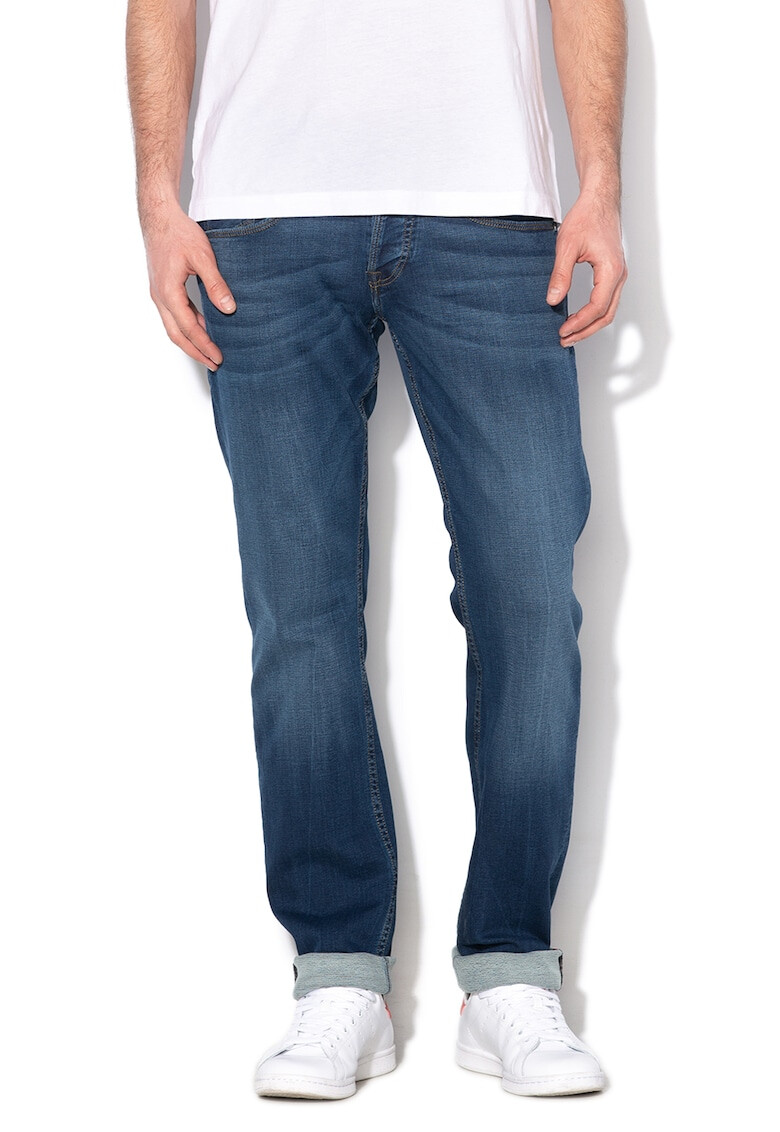 GUESS JEANS Дънки Vermont по тялото - Pepit.bg