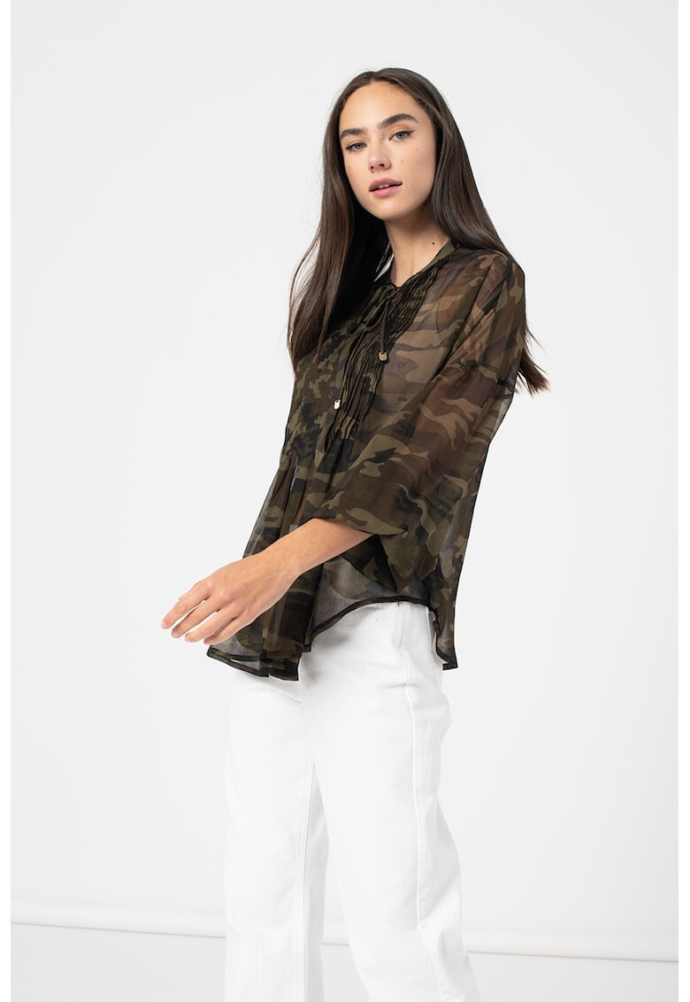 GUESS JEANS Камуфлажна блуза - Pepit.bg