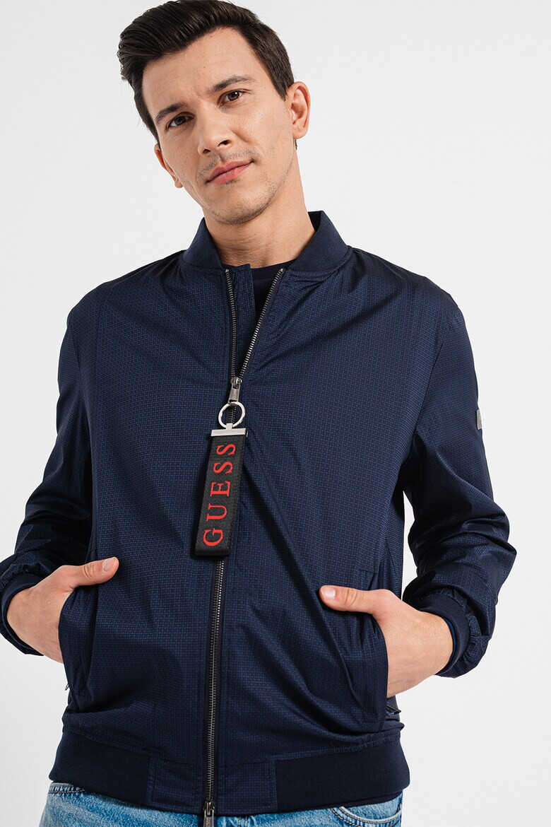 GUESS JEANS Непромокаемо бомбър яке с релеф - Pepit.bg