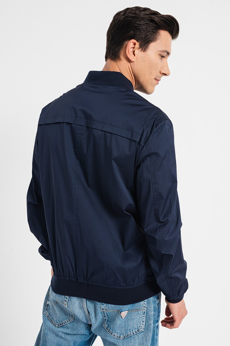 GUESS JEANS Непромокаемо бомбър яке с релеф - Pepit.bg