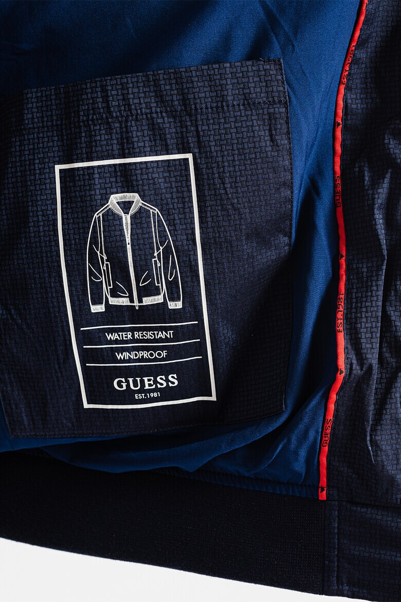 GUESS JEANS Непромокаемо бомбър яке с релеф - Pepit.bg