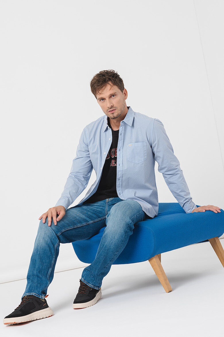 GUESS JEANS Памучна слим риза - Светлосин - Pepit.bg