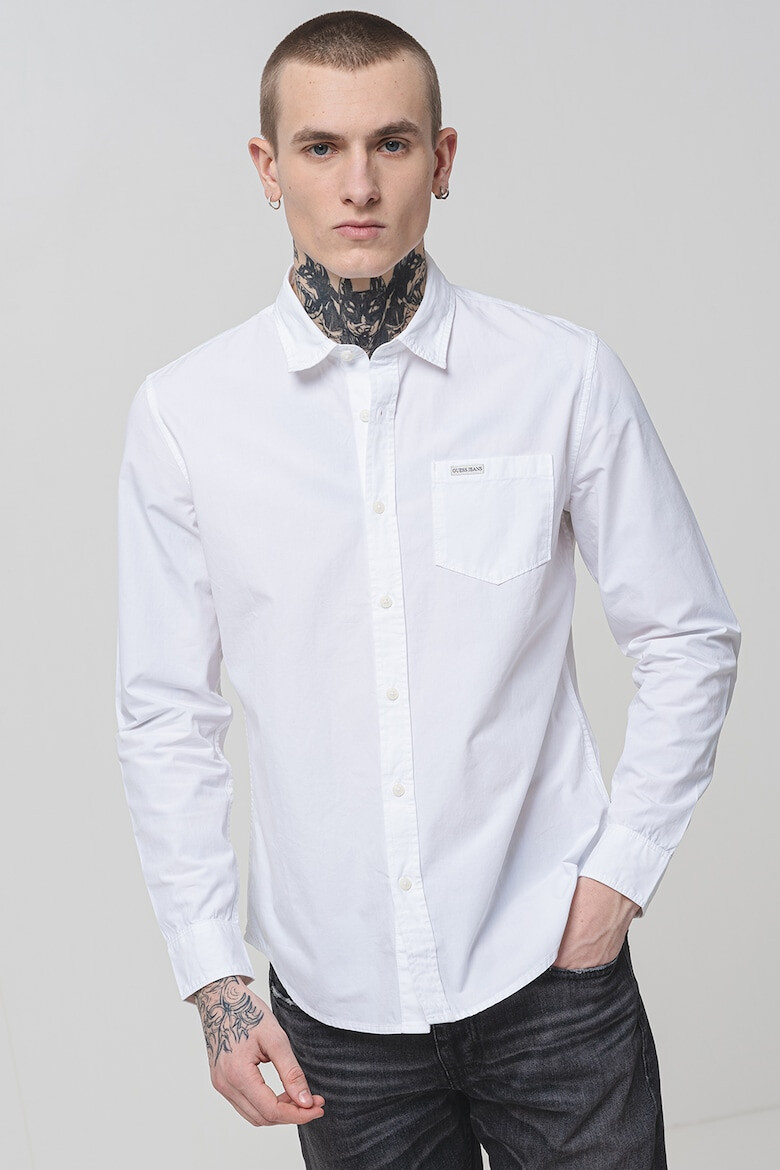 GUESS JEANS Памучна слим риза - Бял - Pepit.bg