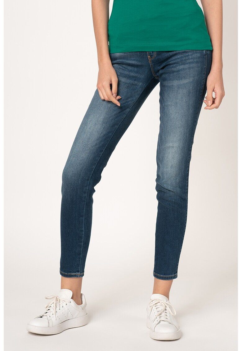 GUESS JEANS Пренали дънки с оформящ ефект - Pepit.bg
