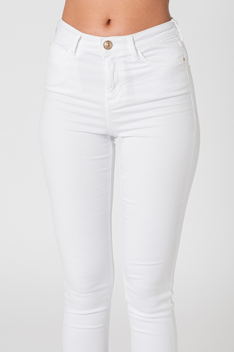 GUESS JEANS Прилепнали дънки капри - Pepit.bg