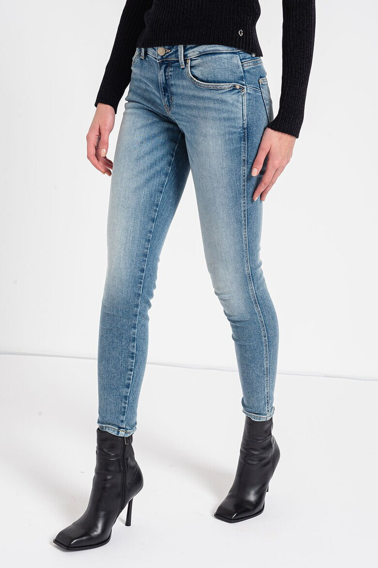 GUESS JEANS Прилепнали дънки над глезена - Pepit.bg