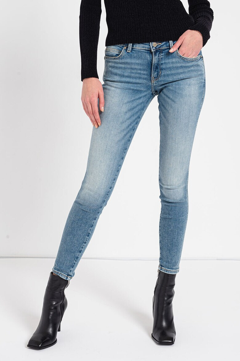 GUESS JEANS Прилепнали дънки над глезена - Pepit.bg