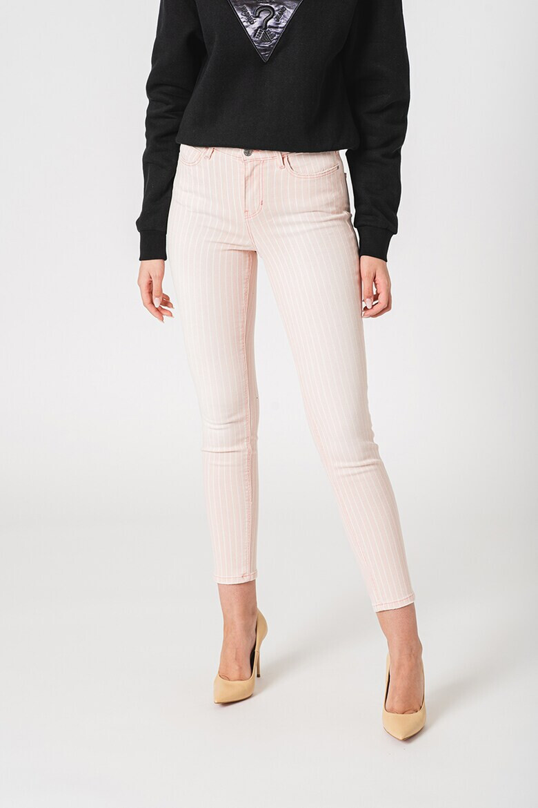 GUESS JEANS Прилепнали дънки с райе - Pepit.bg