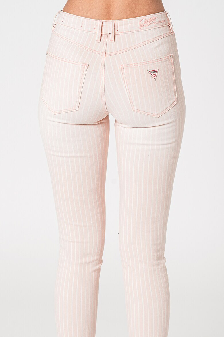 GUESS JEANS Прилепнали дънки с райе - Pepit.bg