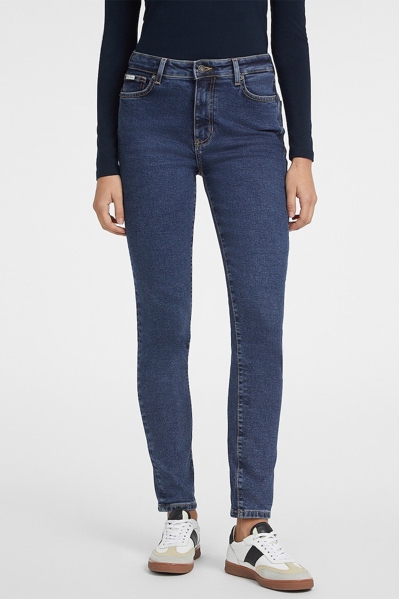 GUESS JEANS Скини дънки с лого - Pepit.bg