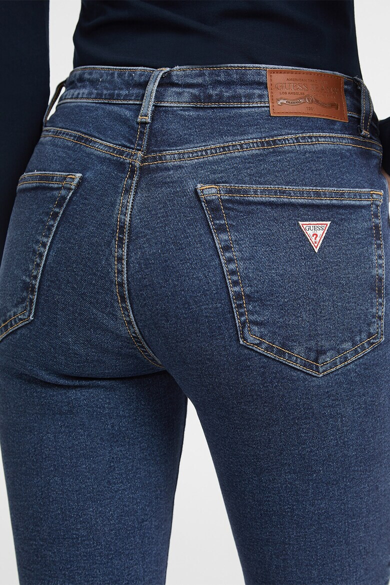 GUESS JEANS Скини дънки с лого - Pepit.bg