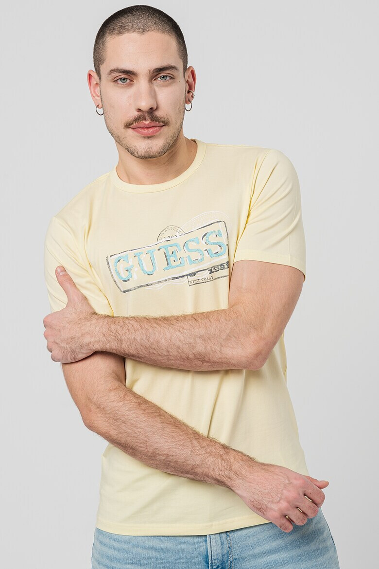 GUESS JEANS Слим тениска с лого - Pepit.bg