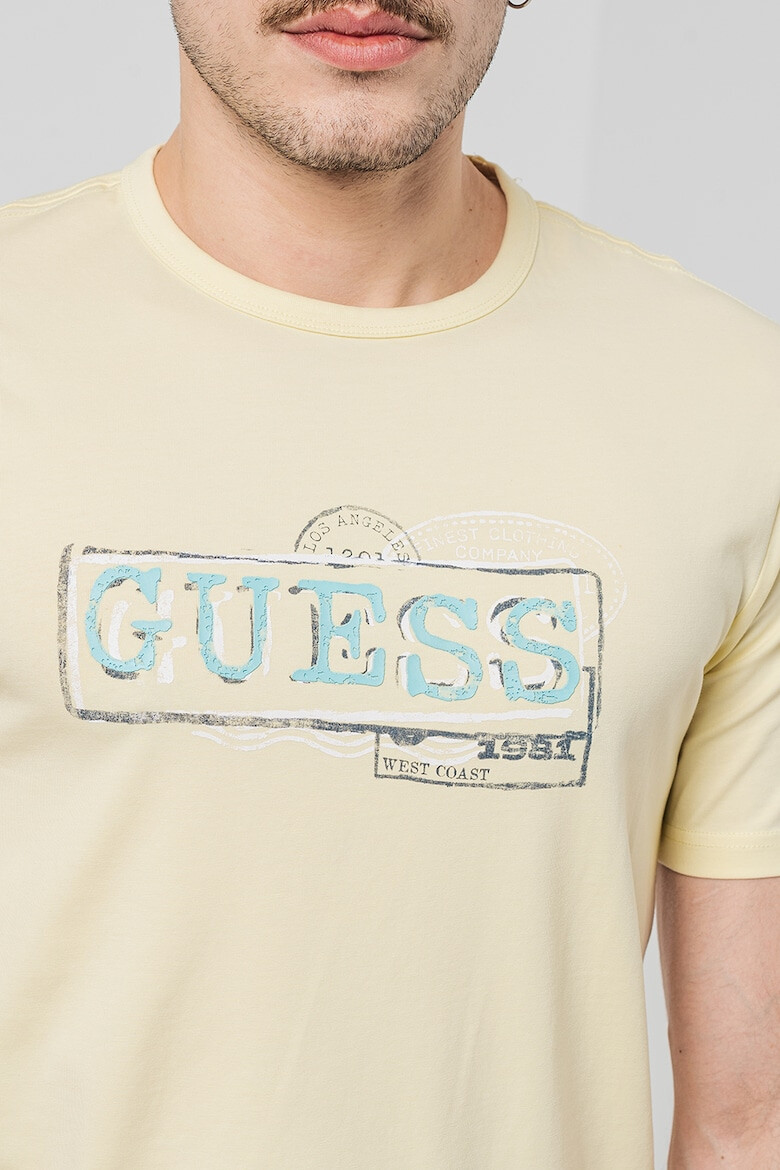 GUESS JEANS Слим тениска с лого - Pepit.bg