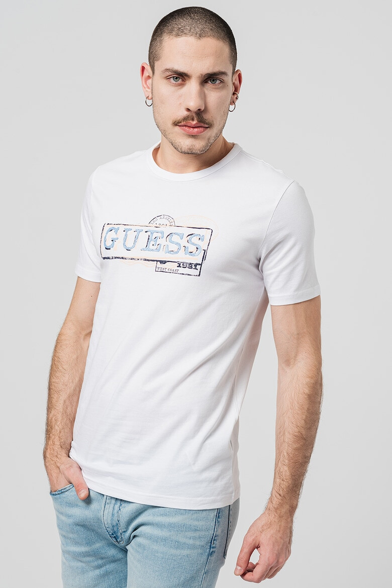 GUESS JEANS Слим тениска с лого - Pepit.bg