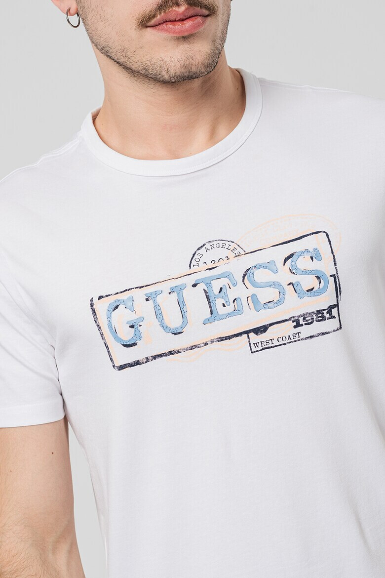 GUESS JEANS Слим тениска с лого - Pepit.bg
