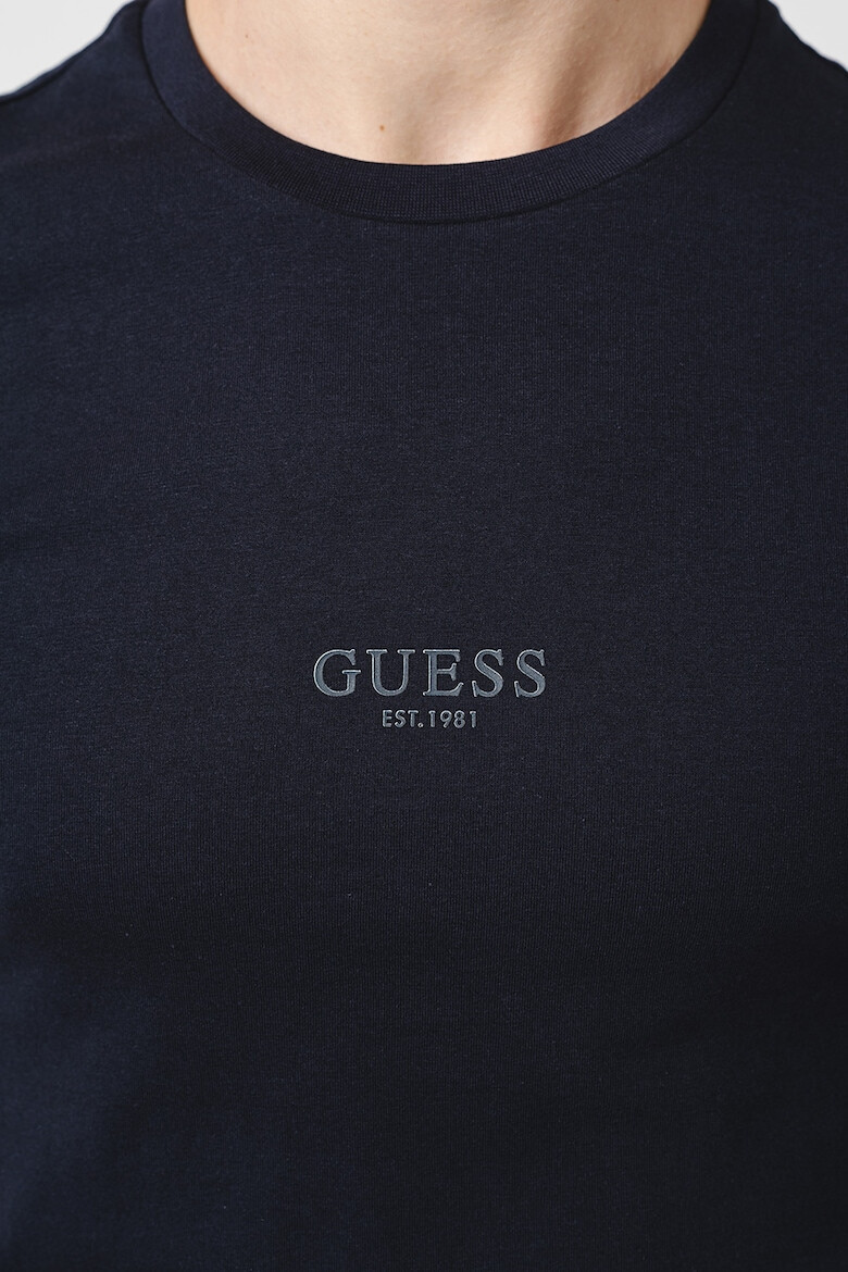 GUESS JEANS Тениска по тялото с лого - Pepit.bg